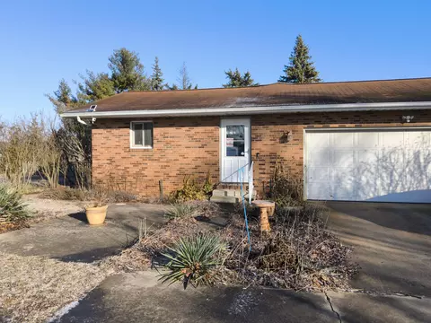 Exterior - 10567 Celina Mendon Rd, Mendon, OH 45862 photo 6 of 31