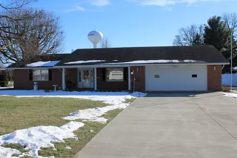 22 Meadowlawn Dr, Arcanum, OH 45304