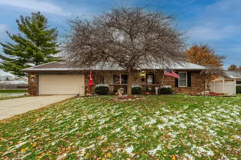 6910 Roberta Dr, Tipp City, OH 45371