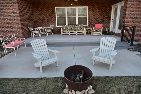 Exterior - 867 W West Bentley Cir, Troy, OH 45373 photo 3 of 6
