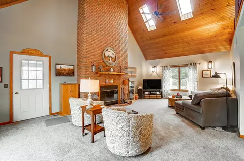 Living - 4675 W Jackson Rd, Enon, OH 45323 photo 3 of 10