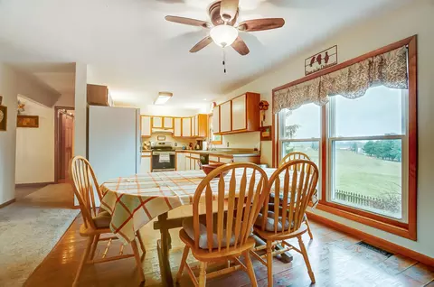 Dining - 4675 W Jackson Rd, Enon, OH 45323 photo 2 of 4
