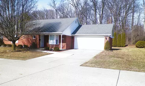 1126 Old Farm Ln, Springfield, OH 45503