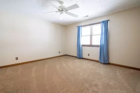 Bedroom - 5877 Oldham Dr, Springfield, OH 45503 photo 1 of 5