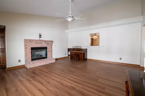 Living - 5877 Oldham Dr, Springfield, OH 45503 photo 2 of 2