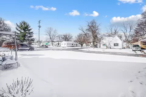 Exterior - 1751 Brownleigh Rd, Dayton, OH 45429 photo 5 of 6