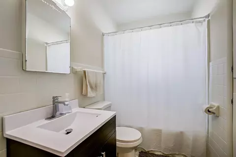 Bath - 1751 Brownleigh Rd, Dayton, OH 45429 photo 1 of 2