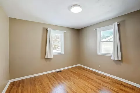 Bedroom - 1751 Brownleigh Rd, Dayton, OH 45429 photo 3 of 4