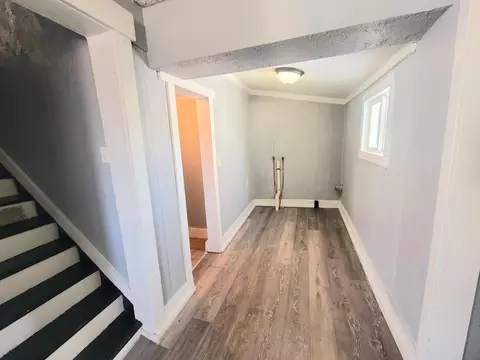 Entry Way - 1634 Edwards Ave, Springfield, OH 45503 photo 2 of 2