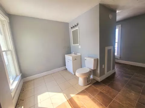 Bath - 1634 Edwards Ave, Springfield, OH 45503 photo 1 of 4