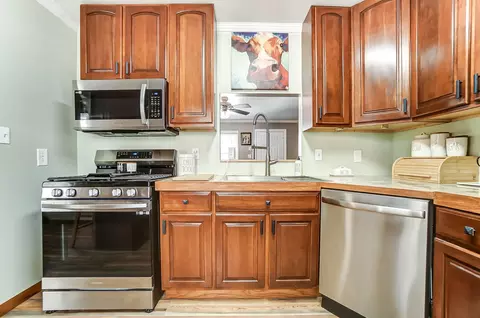 Kitchen - 1315 Skyline Ln, Springfield, OH 45505 photo 4 of 7