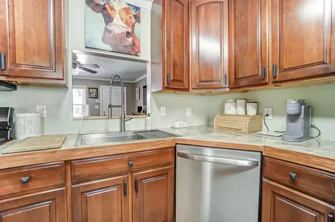 Kitchen - 1315 Skyline Ln, Springfield, OH 45505 photo 5 of 7