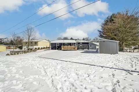 Exterior - 1315 Skyline Ln, Springfield, OH 45505 photo 3 of 11