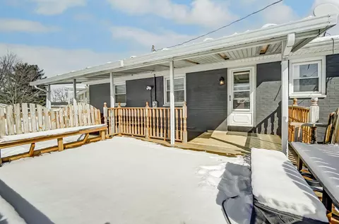 Exterior - 1315 Skyline Ln, Springfield, OH 45505 photo 5 of 11