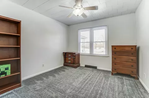 Bedroom - 1315 Skyline Ln, Springfield, OH 45505 photo 6 of 10
