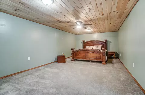 Bedroom - 1315 Skyline Ln, Springfield, OH 45505 photo 7 of 10