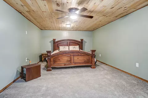 Bedroom - 1315 Skyline Ln, Springfield, OH 45505 photo 8 of 10