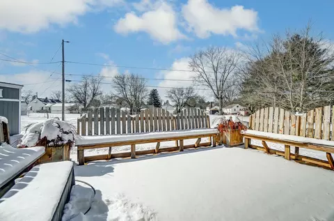 Exterior - 1315 Skyline Ln, Springfield, OH 45505 photo 8 of 11