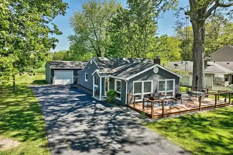 9798 Lake Breeze Dr, Belle Center, OH 43310