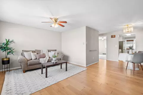 Living - 1057 Cheyenne Ave, Springfield, OH 45503 photo 1 of 4
