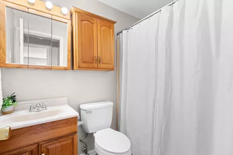Bath - 1057 Cheyenne Ave, Springfield, OH 45503 photo 1 of 1