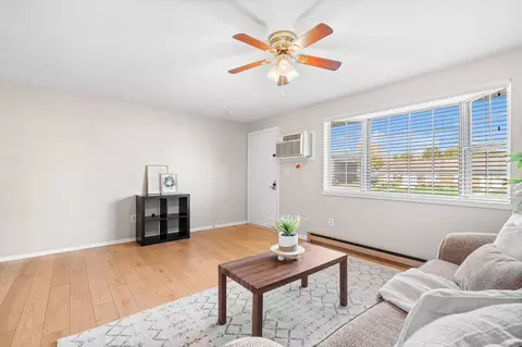 Living - 1057 Cheyenne Ave, Springfield, OH 45503 photo 4 of 4