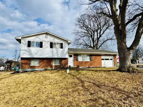 1928 Charyl St, Bellefontaine, OH 43311
