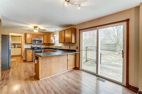 Kitchen - 815 Falkirk Dr, Springfield, OH 45502 photo 1 of 7