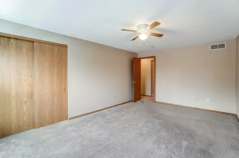 Bedroom - 815 Falkirk Dr, Springfield, OH 45502 photo 4 of 8