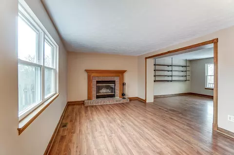 Living - 815 Falkirk Dr, Springfield, OH 45502 photo 7 of 12