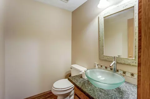 Bath - 815 Falkirk Dr, Springfield, OH 45502 photo 1 of 6