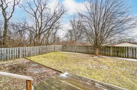Exterior - 815 Falkirk Dr, Springfield, OH 45502 photo 7 of 15