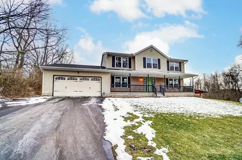Exterior - 815 Falkirk Dr, Springfield, OH 45502 photo 2 of 15