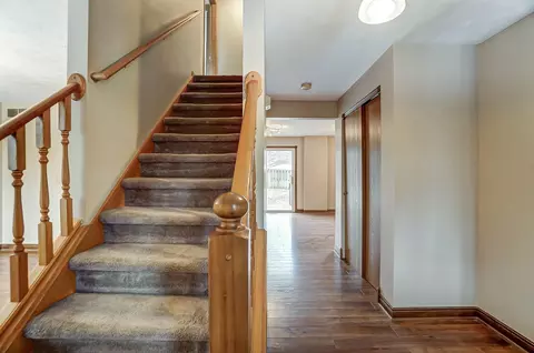 Entry Way - 815 Falkirk Dr, Springfield, OH 45502 photo 3 of 5