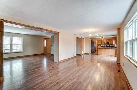 Living - 815 Falkirk Dr, Springfield, OH 45502 photo 8 of 12