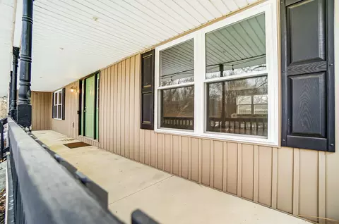 Exterior - 815 Falkirk Dr, Springfield, OH 45502 photo 4 of 15