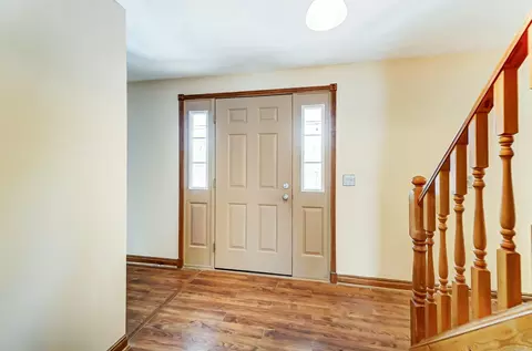 Entry Way - 815 Falkirk Dr, Springfield, OH 45502 photo 1 of 5