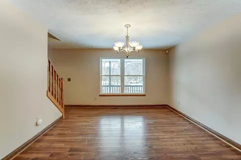 Living - 815 Falkirk Dr, Springfield, OH 45502 photo 11 of 12