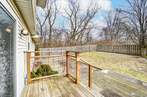 Exterior - 815 Falkirk Dr, Springfield, OH 45502 photo 5 of 15