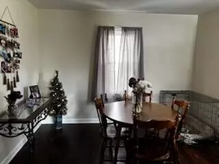 Dining - 1420 Garfield Ave, Springfield, OH 45504 photo 2 of 3