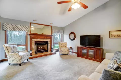 Living - 1253 Ryan Rd, Springfield, OH 45503 photo 2 of 2