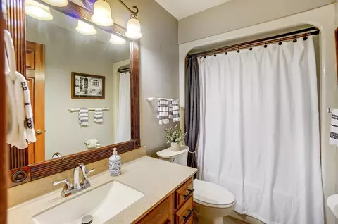 Bath - 1253 Ryan Rd, Springfield, OH 45503 photo 4 of 4