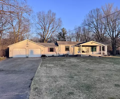 2868 Beard Dr, Springfield, OH 45502