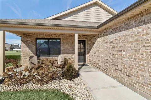 2695 Executive Dr, Troy, OH 45373