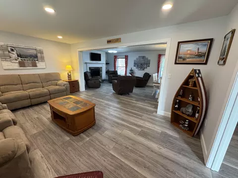 Living - 5404 Robert Rd, Celina, OH 45822 photo 5 of 11