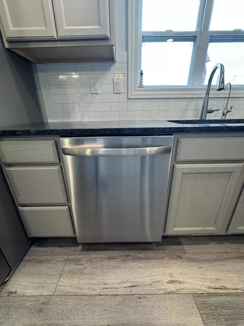Kitchen - 5404 Robert Rd, Celina, OH 45822 photo 4 of 8