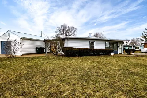 801 N Scott St, New Carlisle, OH 45344