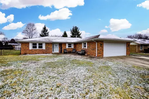 3620 Heathwood Dr, Tipp City, OH 45371