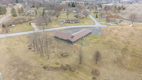 8440 King Arthur Dr, Piqua, OH 45356