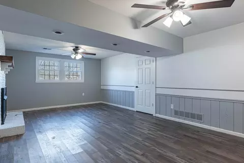 Living - 5583 Peach Blossom Ct, Springfield, OH 45502 photo 7 of 7